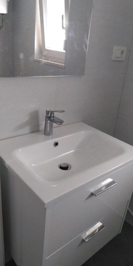 Rake Apartment Omiš Екстериор снимка