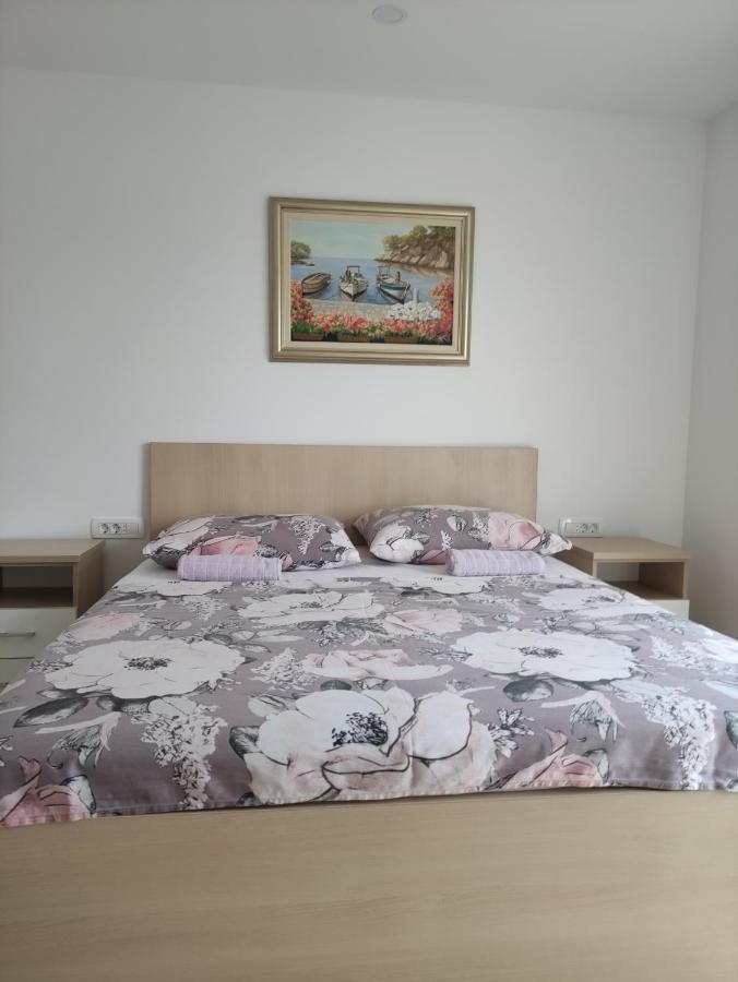 Rake Apartment Omiš Екстериор снимка